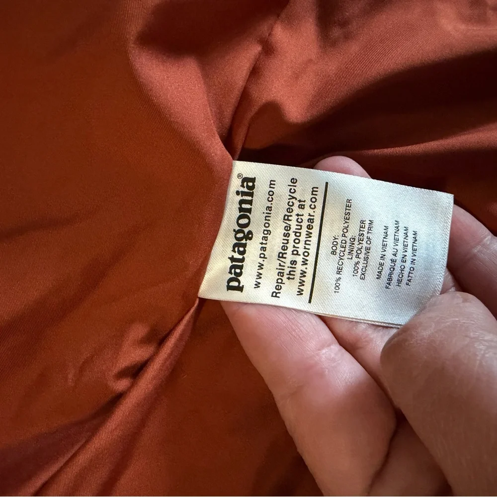 Patagonia Women's Burnished Red Fleece Vest NWT - Picture 8 of 15